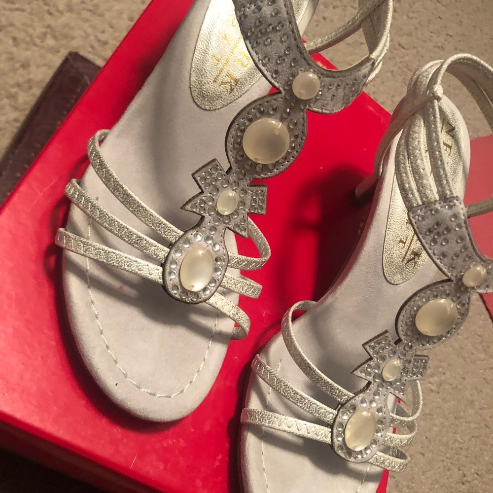 Womens 7 1/2 heels with bling